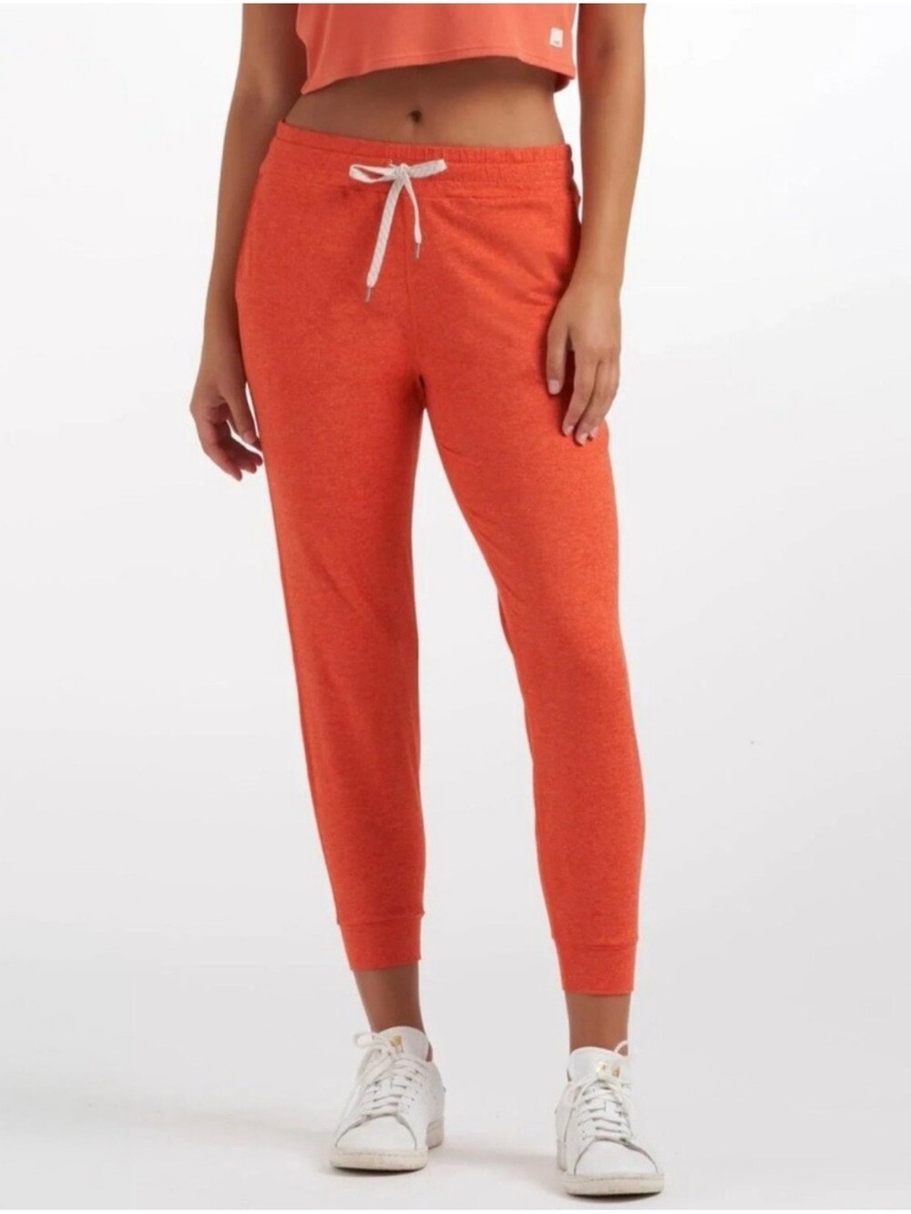Vuori Performance Jogger in Grapefruit Heather Orange - Size Small